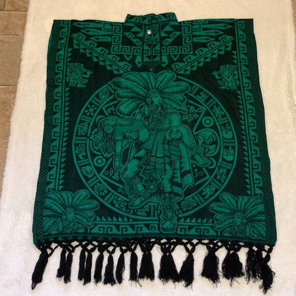 Latin American Aztec Poncho Unisex One Size Fits All Green NWOT - Picture 1 of 8